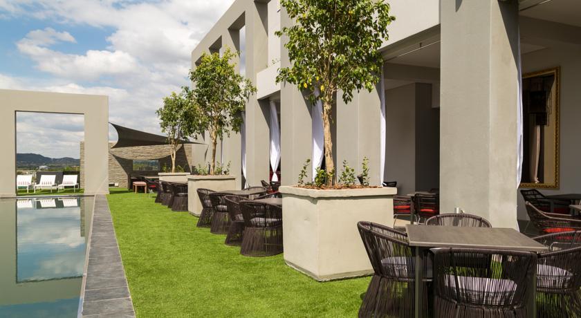 Protea Hotel Fire & Ice! By Marriott Pretoria Menlyn Exterior photo