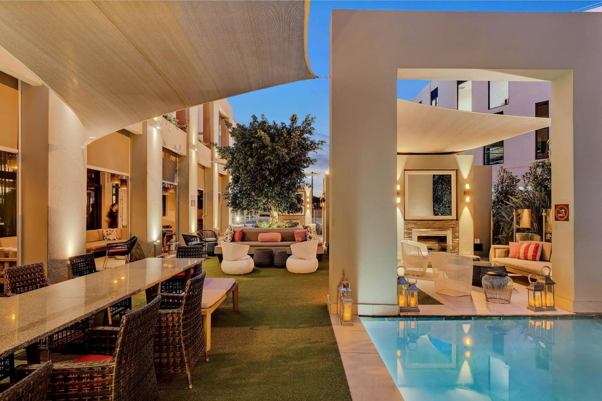 Protea Hotel Fire & Ice! By Marriott Pretoria Menlyn Exterior photo