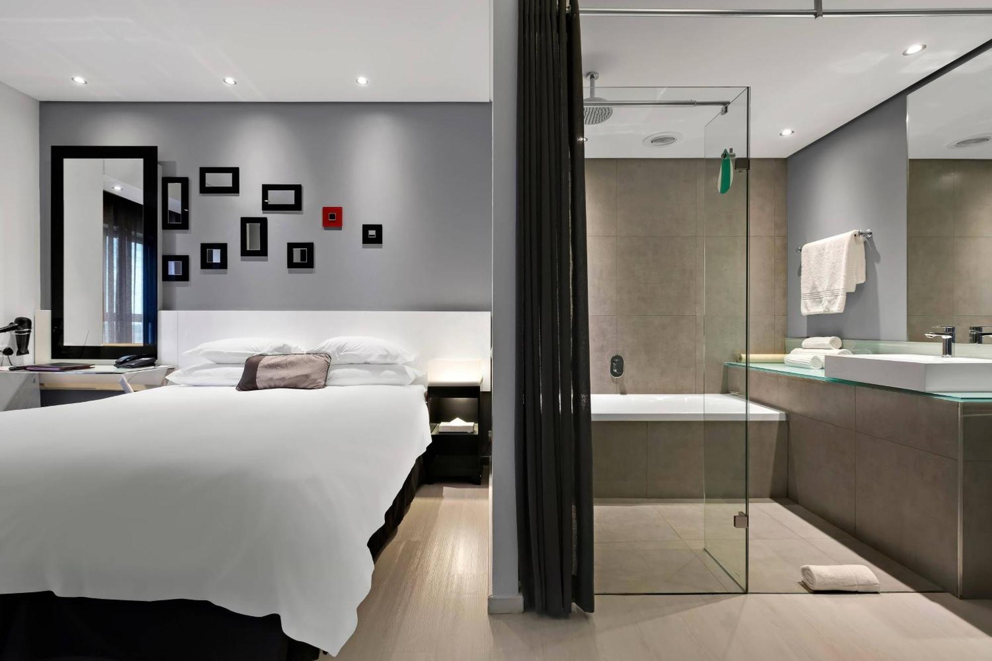 Protea Hotel Fire & Ice! By Marriott Pretoria Menlyn Exterior photo