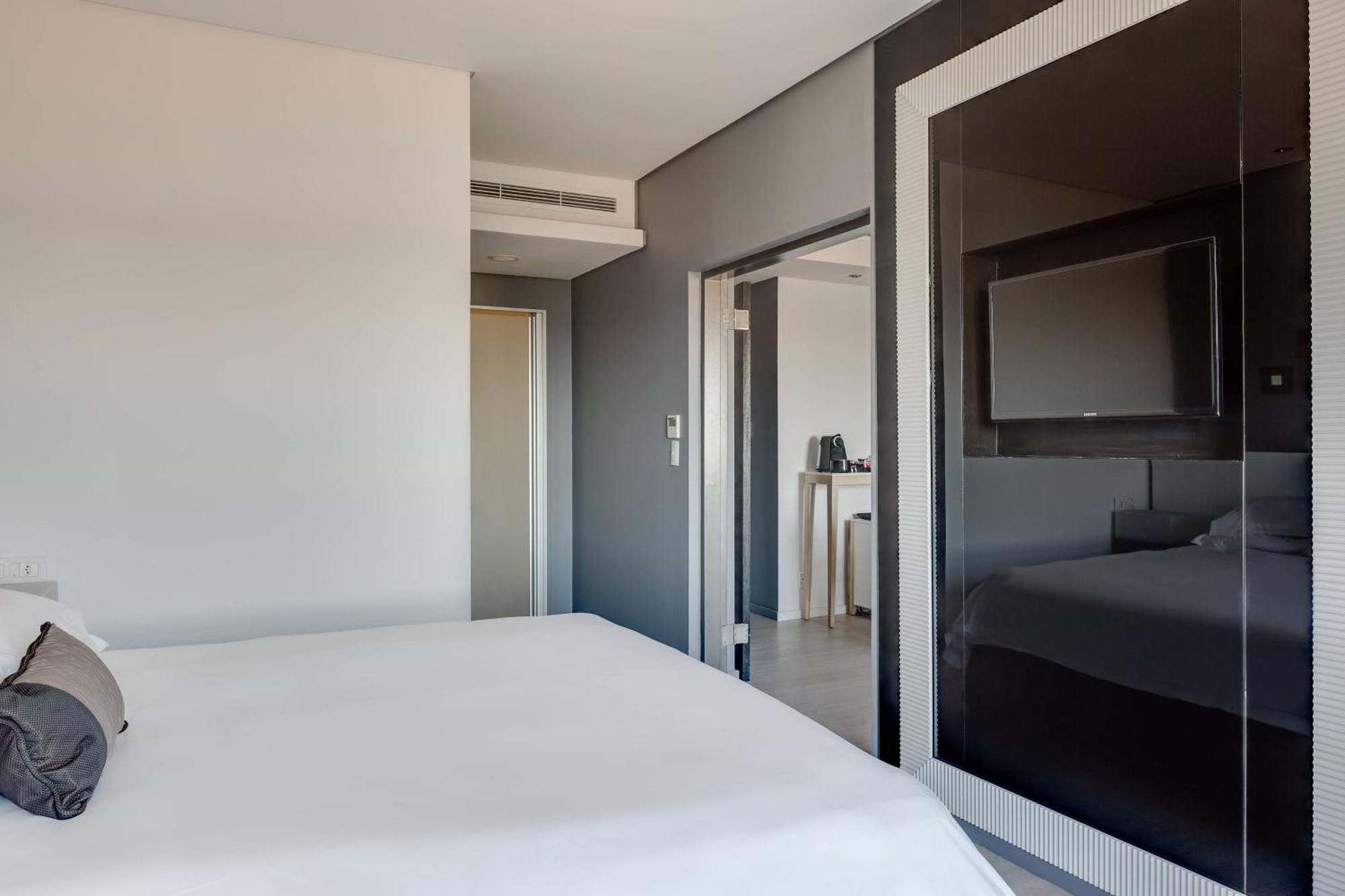 Protea Hotel Fire & Ice! By Marriott Pretoria Menlyn Exterior photo
