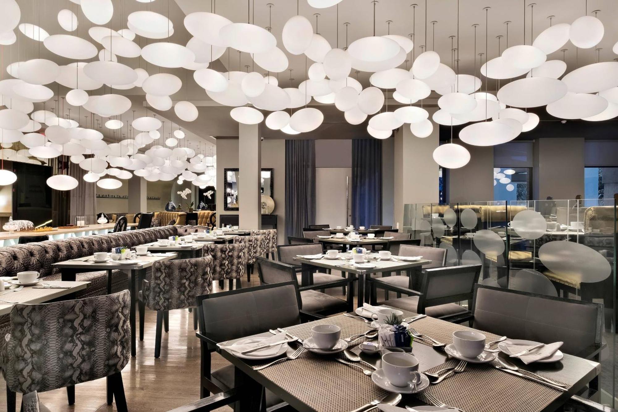 Protea Hotel Fire & Ice! By Marriott Pretoria Menlyn Exterior photo