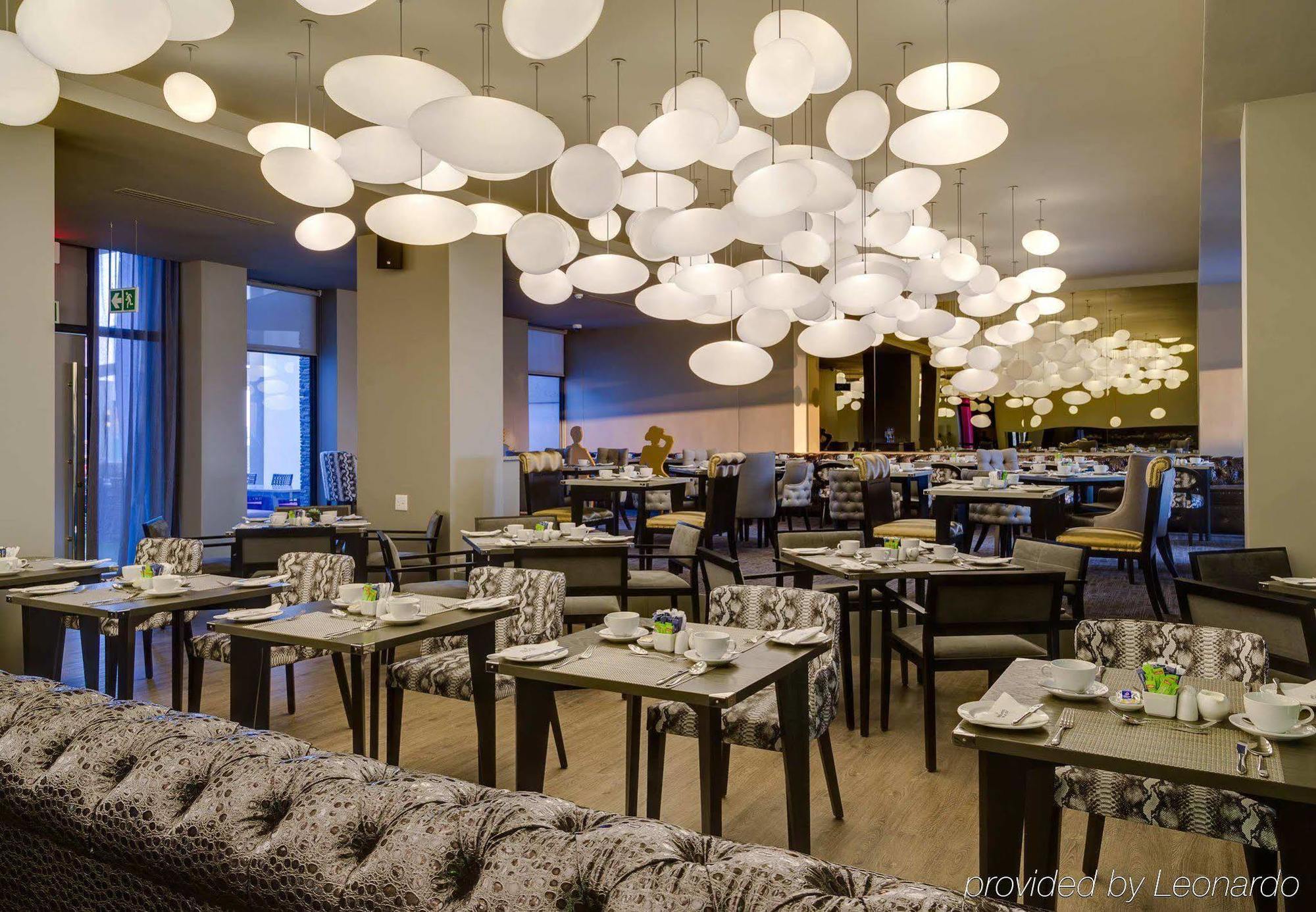 Protea Hotel Fire & Ice! By Marriott Pretoria Menlyn Exterior photo